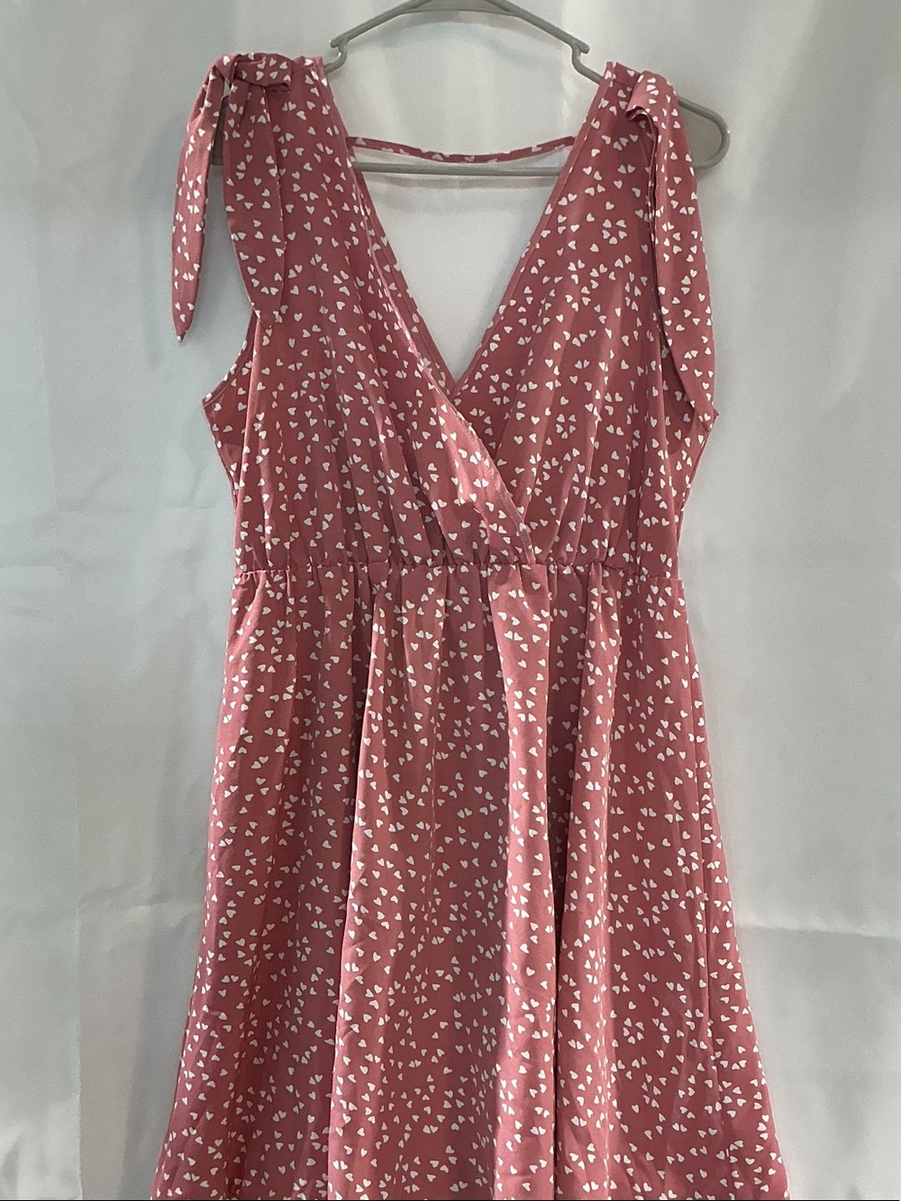 Dusty Rose Tie-Shoulder V-Neck Midi Dress with Heart Print